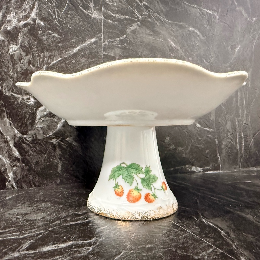 NORLEANS Cake Stand with Strawberries and Butterflies - Picture 6 of 15